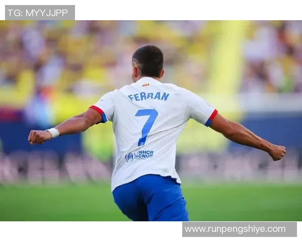 费兰托雷斯的足球之路：从天才少年到世界级明星的成长历程