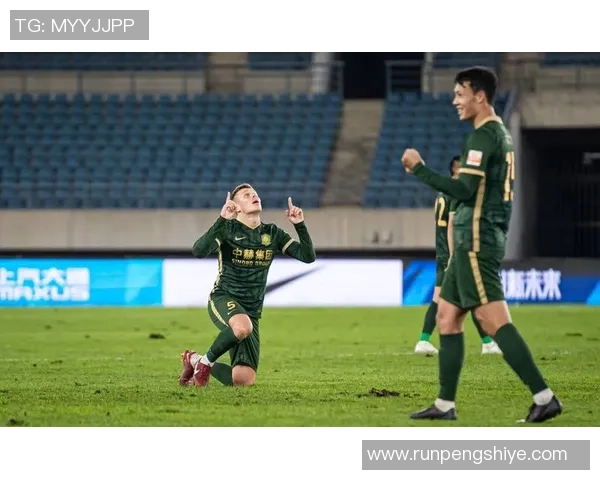 鲁能泰山与中赫国安激战正酣谁能在这场对决中笑到最后